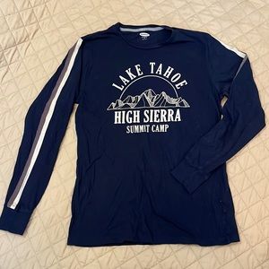 Old Navy long sleeve tee in very good condition